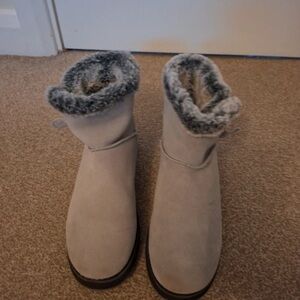 Skechers Women's Gray Winter Boots